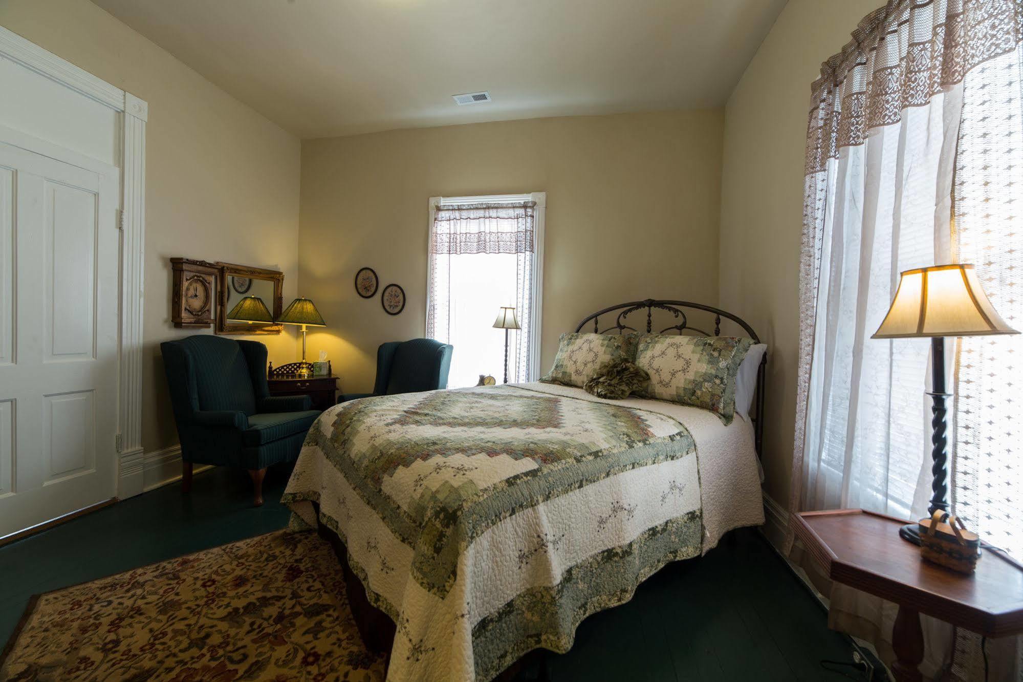 Grand Victorian Inn (Adults Only) Park City Екстериор снимка